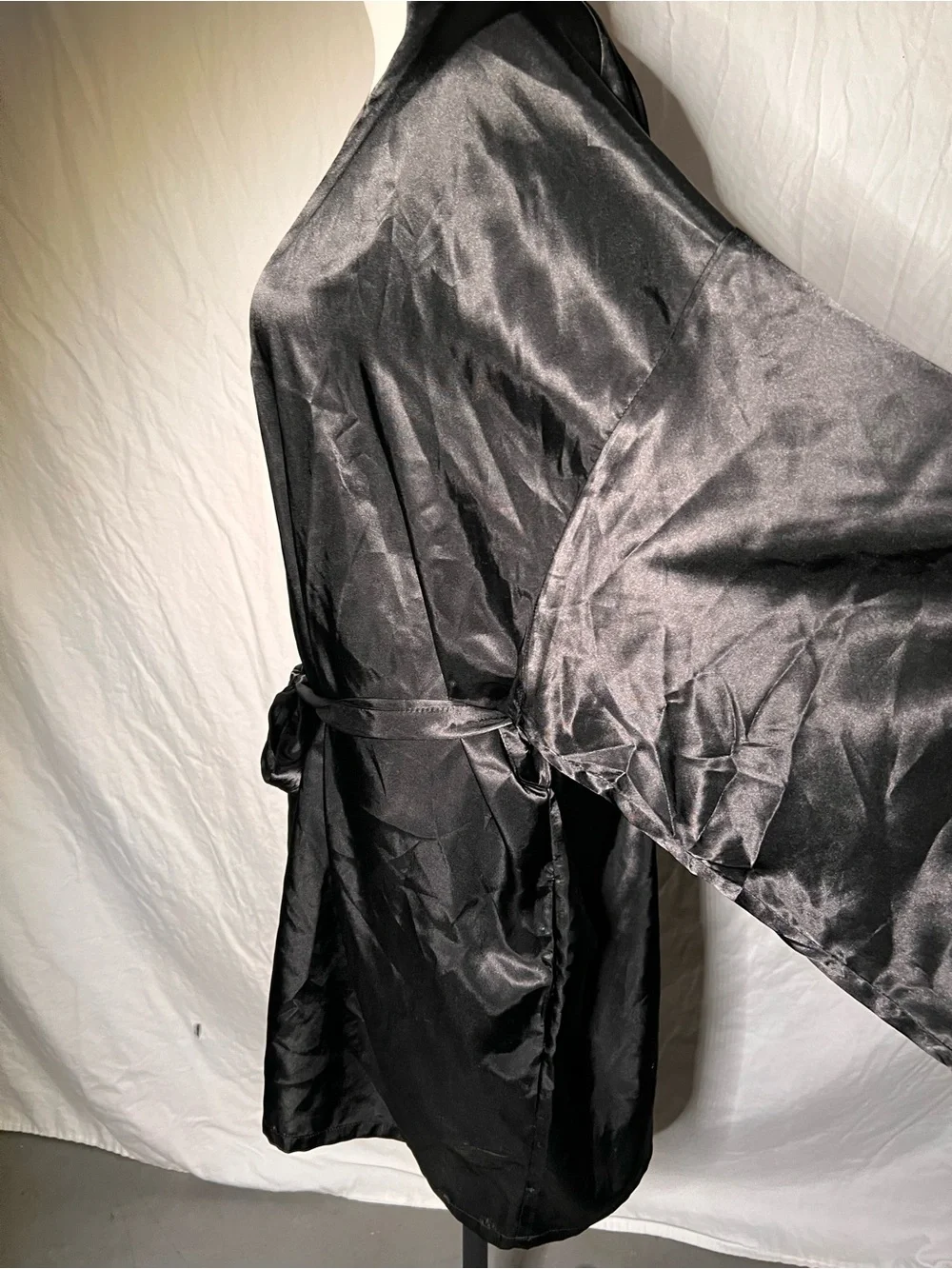 Torrid 2 (2X) Black Satin Lace-Trim Robe - Women's Intimates - Picture 4 of 7